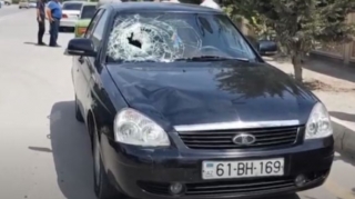 Ucarda avtomobil piayadanı vurdu - VİDEO 