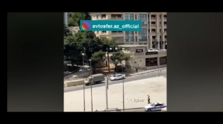 Yol polisinin bu hərəkətini videoya çəkdilər  - VİDEO