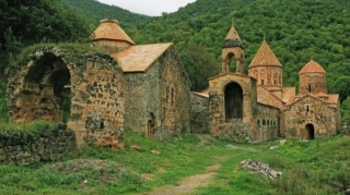 Ermənilər Xudavəng monastır kompleksini talan edib - BƏYANAT 