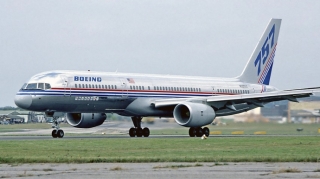 ABŞ-da “Boeing 757” qəza enişi edib