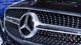 "Mercedes" rusiyalı dilerləri proqram təminatından kənarlaşdırdı 
