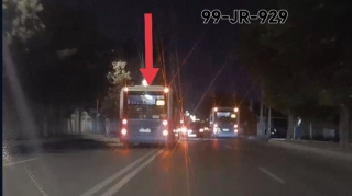 Bakıda "avtoşluq" edən avtobus sürücüsü yarışa çıxıb təhlükə yaratdı - VİDEO