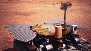 Çin Marsdan ilk görüntüləri yolladı   - VİDEO - FOTO