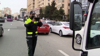 DYP dayanma-durma və parklanma qaydalarını pozan sürücülərə qarşı reyd keçirdi - VİDEO  - FOTO
