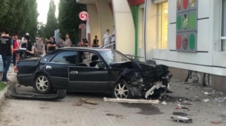 24 yaşlı sahə müvəkkili “Toyota” ilə 3 piyadanı vurdu;  1 ölü, 2 yaralı - VİDEO (YENİLƏNİB 2) 