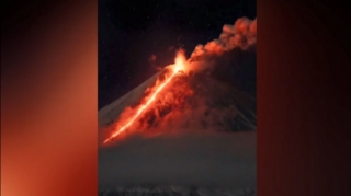 Rusiyada vulkan püskürdü  - VİDEO
