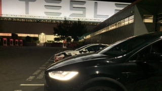 “Tesla” ucuz elektromobilinin inkişaf etdirilməsini dayandırıb   