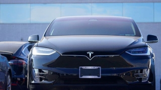 "Tesla" avtomobilləri "Samsung" imzasını daşıya bilər 