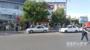 Taksilər avtobus dayanacaqlarını zəbt edir - FOTO