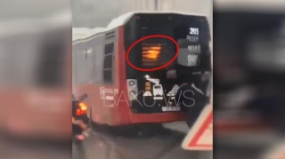 "Baku Bus"ın avtobusu yolda alışdı - Yanğının VİDEOsu 