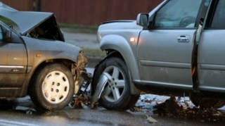 Rusiyada iki avtomobil toqquşub, 5 nəfər ölüb 