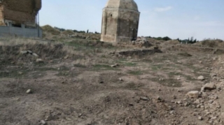 Ermənilər Şeyx Babı türbəsini dağıdıb   - FOTO