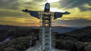 Braziliyada İsa peyğəmbərin indikindən 5 metr hündür heykəli tikilir  - FOTO