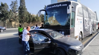 “Neftçi”nin avtobusu qəzaya düşdü: “Əyləci basmasaydı, ölüm də ola bilərdi” - FOTO/VİDEO 