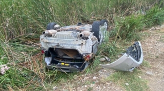 Hacıqabulda qadın sürücünün idarə etdiyi avtomobil aşdı - 4 nəfər yaralanıb 