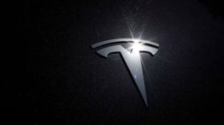 "Tesla" bir milyondan çox avtomobili geri çağırır 