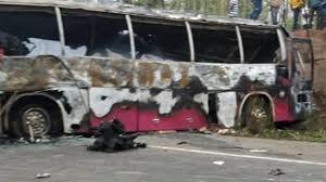 Sərnişin avtobusu 3 avtomobillə toqquşdu: 9 ölü, 42 yaralı