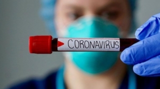 Daha bir həkim koronavirusa yoluxdu