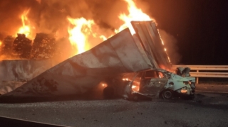 “Hyundai” yük maşınının altına girdi;  hər iki avtomobil yanıb kül oldu – ANBAAN VİDEO 