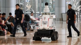 Sinqapurda hava limanlarında təhlükəsizliyi robot maşınlar qoruyacaq   - FOTO