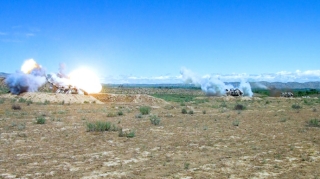Artilleriya bölmələrinin döyüş atışlı taktiki təlimi başa çatdı - VİDEO 