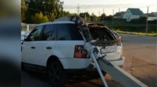 Sərxoş gənclər “Land Rover”i bu hala saldılar – ANBAAN VİDEO 
