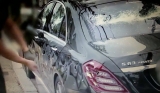 210 minlik «Mercedes-AMG» zay çıxdı, əzib yola atdı - VİDEO