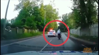 Yol polisindən qaçan motosiklet sürücüsü belə həbs edildi  - VİDEO