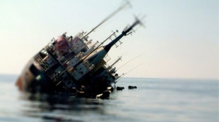 Mühərriki xarab olan gəmi batdı: 60 nəfər itkin düşdü, 17 ölü var 