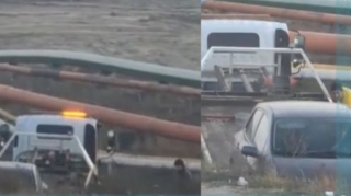Balaxanı yolunda iki avtomobil toqquşdu: Biri aşdı - VİDEO 