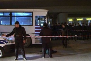 Paytaxtda qəzadan qaçan avtobus sürücüsü piyadanı vurub