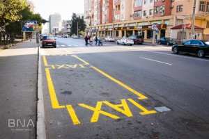 Bakıda daha 12 küçədə taksi duracaqları yaradıldı - FOTO