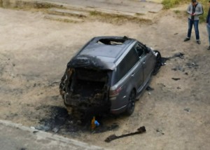 Sumqayıtda son model  "Range Rover" yanıb kül oldu - VİDEO
