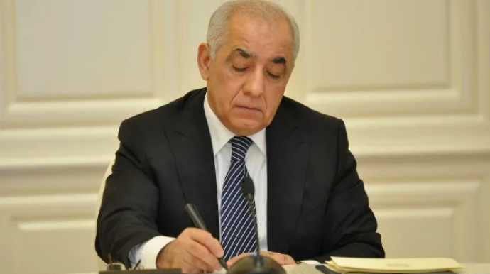 Baş nazir QƏRAR İMZALADI 
