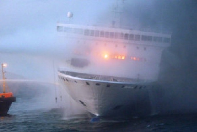 Bərə yanıb: 3 ölü, 84 sərnişinin taleyi isə naməlumdur