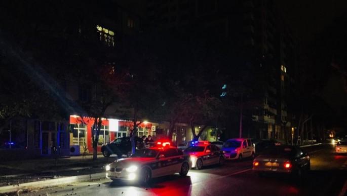 Taksi sürücüsü idarəetməni itirərək avtomobili səkiyə çırpıb