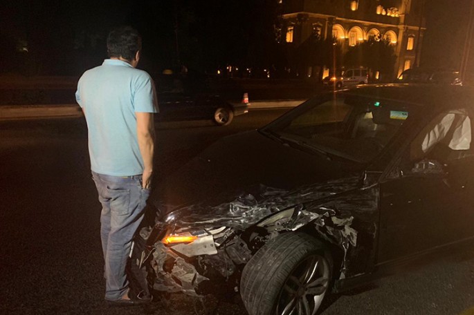 “Hyundai” aşdı: 2 yaralı - VİDEO