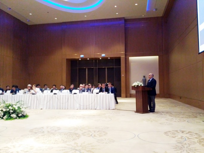 Özbəkistanda dəyirmi masa keçirilib