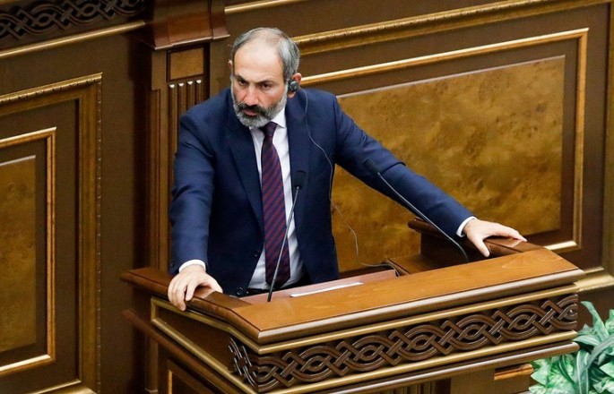 Baş nazir sürücüsünün əmisi oğlunu gömrüyə direktor təyin edib