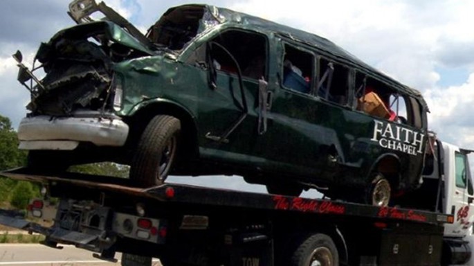 Furqon tipli avtomobil aşdı:  azı 5 ölü, 11 yaralı