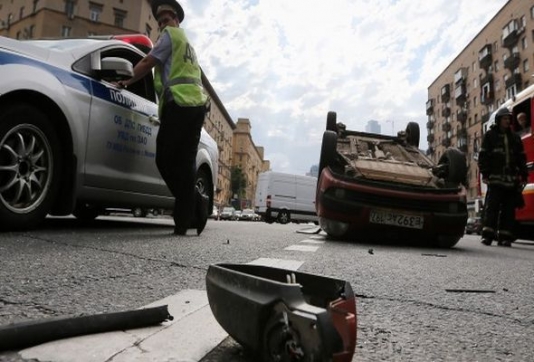 Sərxoş sürücü səkkiz adamı vurdu  – VİDEO