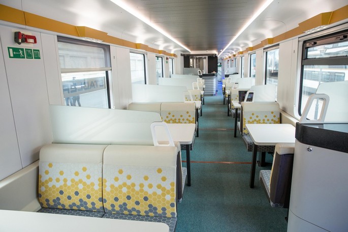 BTQ dəmir yolunda hərəkət edəcək sərnişin qatarı Bakıya çatıb - FOTO