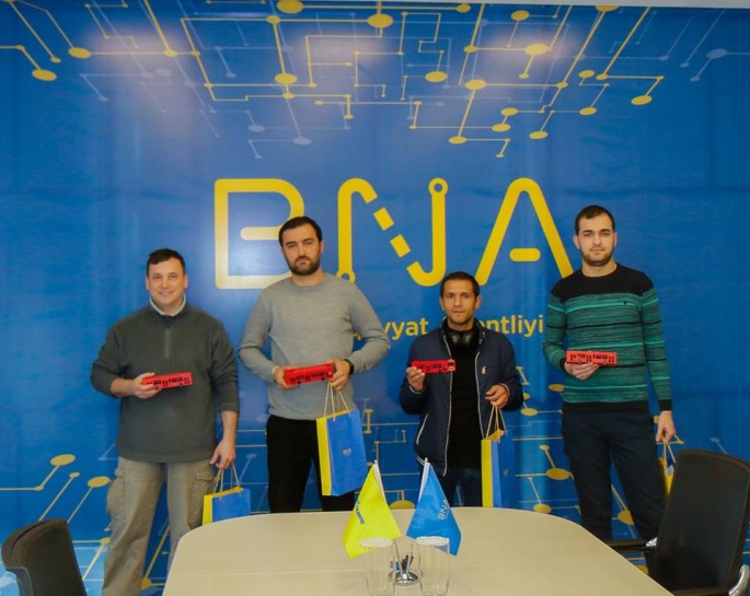 BNA-ya dəstək olan bir neçə sərnişin mükafatlandırılıb - FOTO