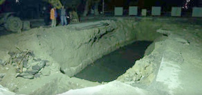 Çökən yolda hərəkət axşam bərpa ediləcək - VİDEO