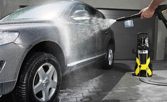 “Moyka”lar niyə içməli sudan istifadə edir? – EKSPERT “AZƏRSU”NU İTTİHAM ETDİ