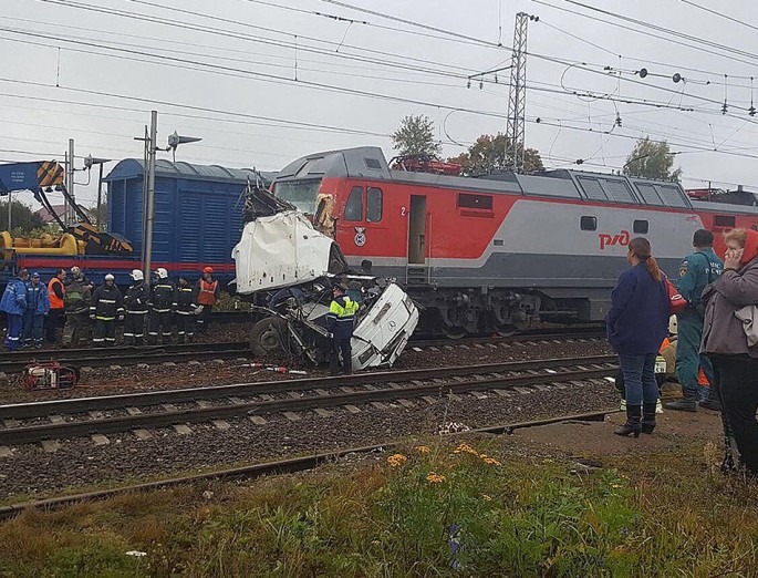Qatar avtobusla toqquşdu: 3 ölü, 20 yaralı