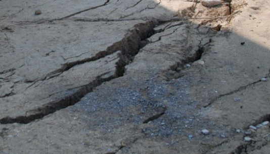 Şamaxıda sürüşmə: əsas yolda çatlar yaranıb