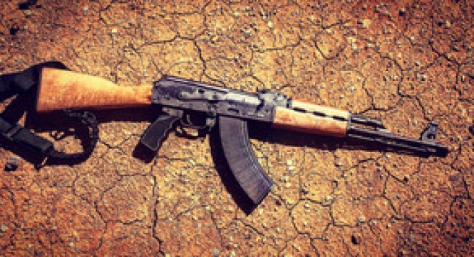 Cəlilabad sakinindən avtomat silah və narkotik maddə götürülüb