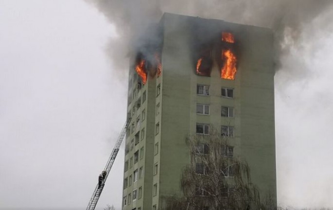13 mərtəbəli binada qaz partladı: azı 5 ölü, 40 yaralı - FOTO