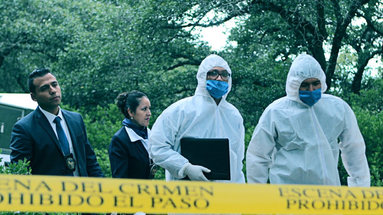 Həmkarlarının dəfn mərasiminə gedən polislər pusquya düşdü: 2 ölü, 2 yaralı